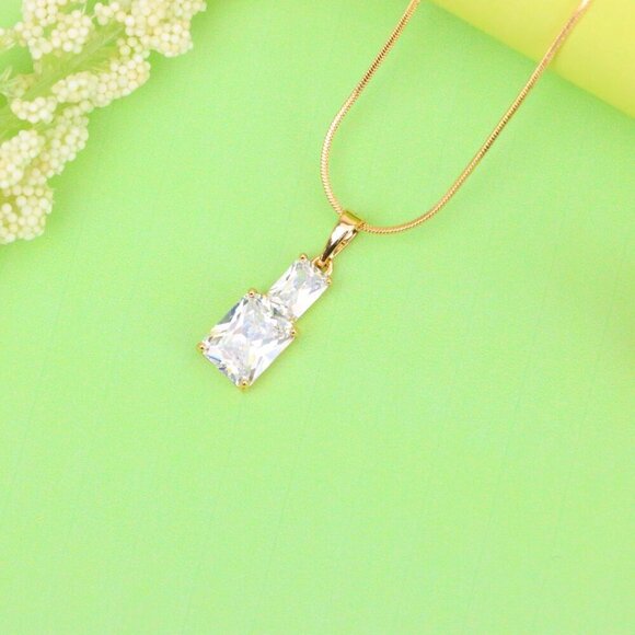 "Elegant White Pendant with Sparkling Stones in Gold-Plated Finish, XPPT1805 - Picture 13 of 13